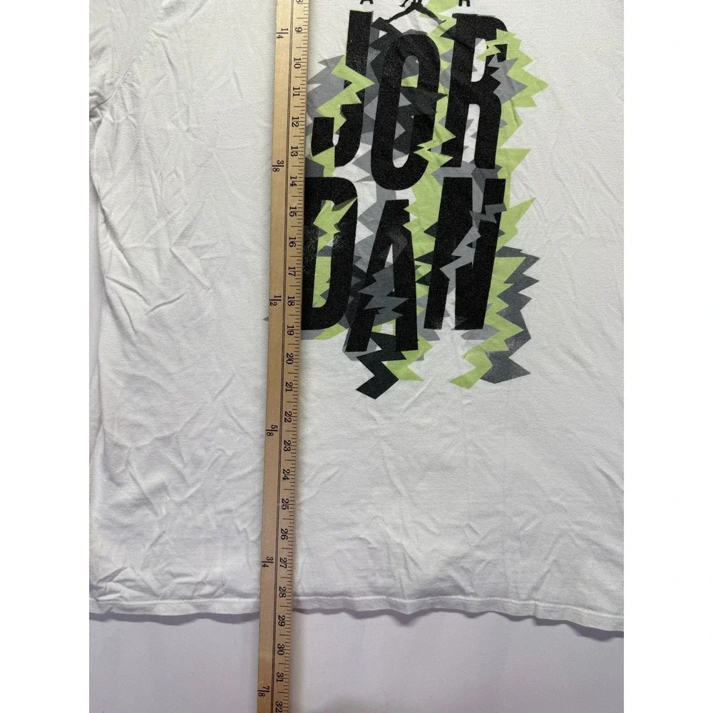 Air Jordan T Shirt Mens 2XL‎ White Graphic Print Jumpman Zig Zag Lightning Logo